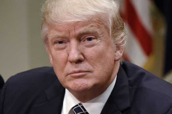 Trump'tan Bannon'a teşekkür