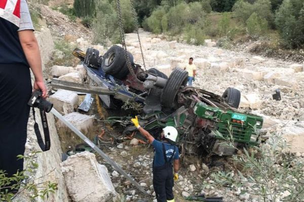 Erzurum'da feci kaza: 3 ölü, 3 yaralı