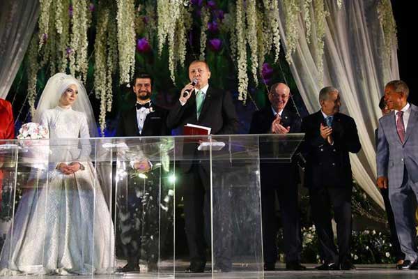 Erdoğan nikah şahidi oldu