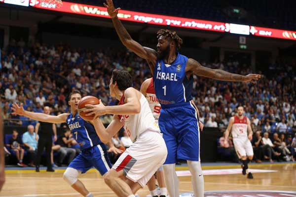 A Milliler İsrail'de galip: 83-84