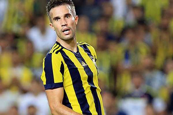 Fenerbahçeliler Van Persie'ye tepkili!