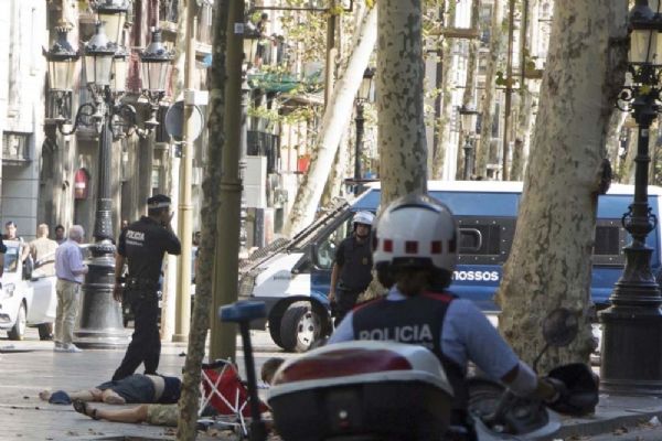Barselona saldırganı öldürüldü