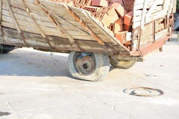 Şişirdiği lastik patladı, hayatını kaybetti