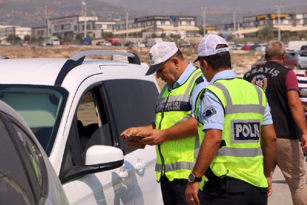 Emniyet'ten 43 ilde dev uygulama