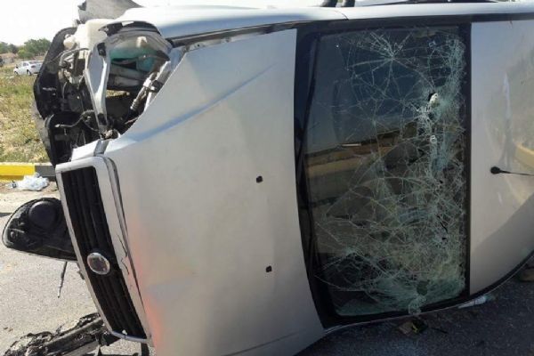 Kontrolden çıkan araç devrildi: 1 ölü, 5 yaralı