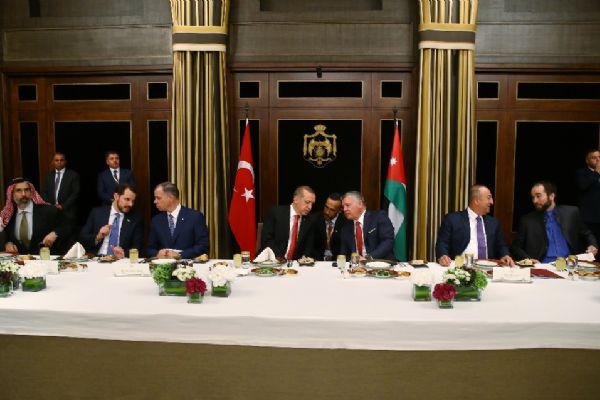 Ürdün'de heyetler arası görüşmelere başlandı