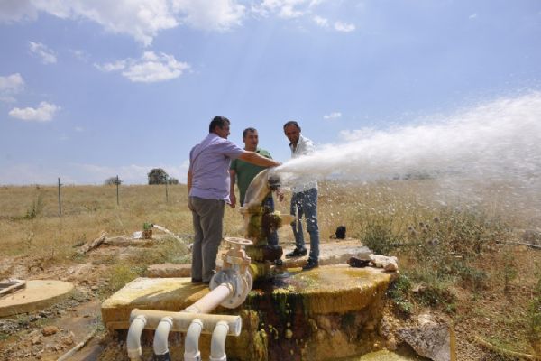 Bahçesinden termal su çıktı