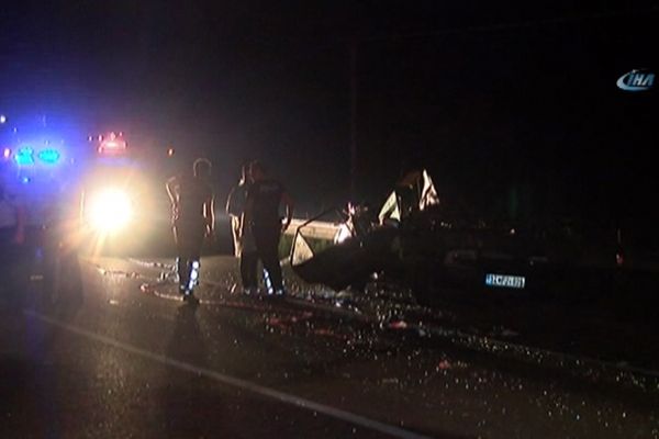 Beykoz-Riva yolunda feci kaza: 2 ölü, 1 yaralı