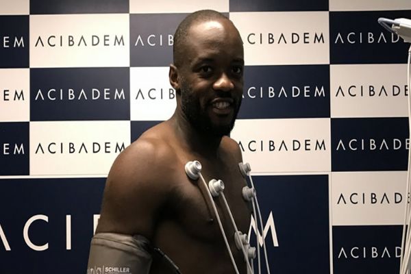 Yeni transfer Ekoko sağlık kontrolünden geçti