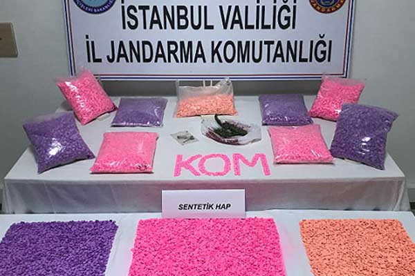 Şeker kutusunda 'Extacy' çıktı
