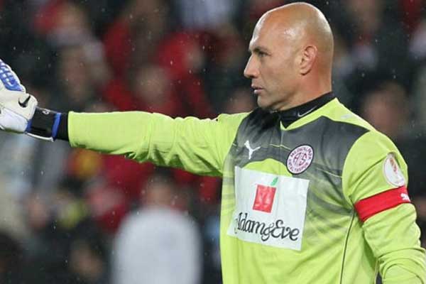 Eski milli kaleciye 'Bylock' gözaltısı