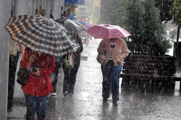 İstanbul'da yağış Avrupa Yakası'nda başladı!