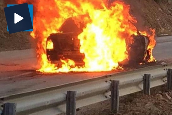 Otomobil alev topuna döndü!