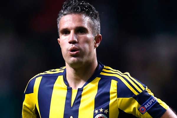 Robin van Persie Vardar maçında yok!