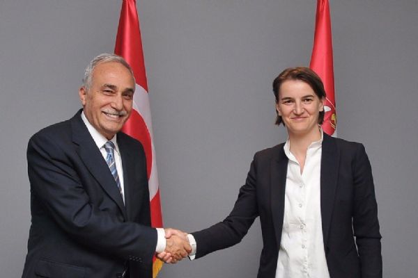 Bakan Fakıbaba Sırbistan Başbakanı Brnabic ile görüştü