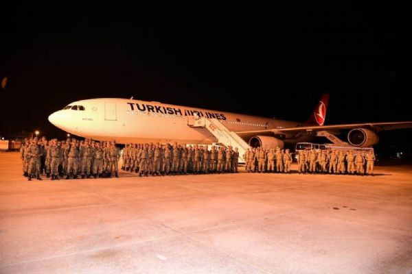 Türk birliği Somali'de göreve başladı