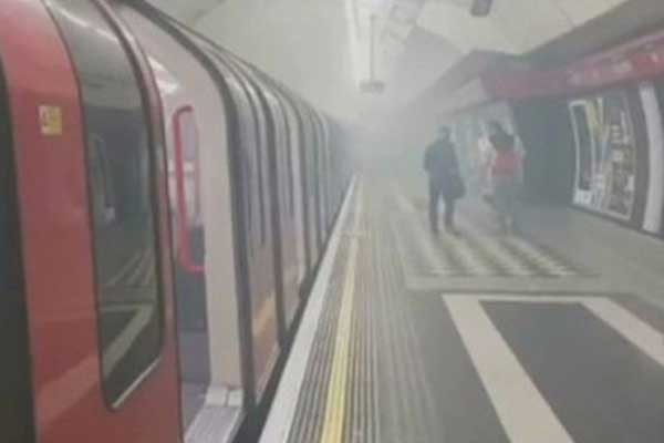 Londra'da yangın paniği