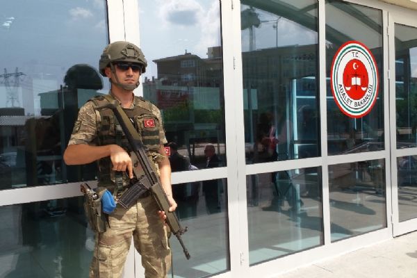 Mutlu ve Çapkın hakim karşısında