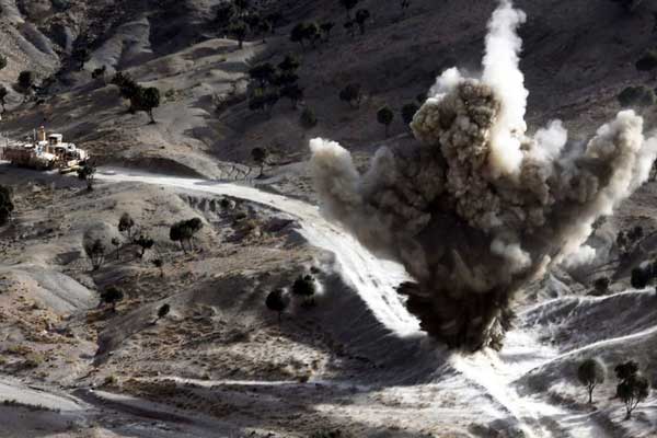 Afganistan'da canlı bomba saldırısı