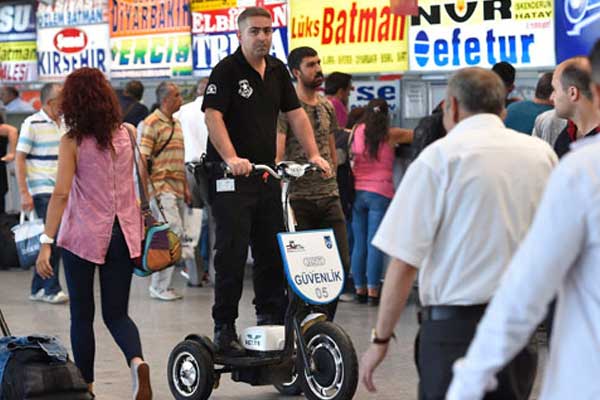 AŞTİ ve Atatürk Havalimanı'nda bayram yoğunluğu