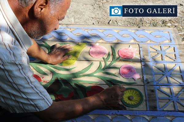 Hurda malzemelerinden sanat eseri yapıyorlar
