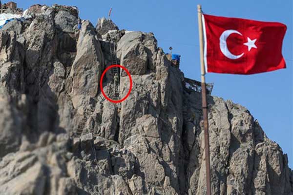 Mehmetçik 'Kartal yuvası'nda vatan nöbetinde