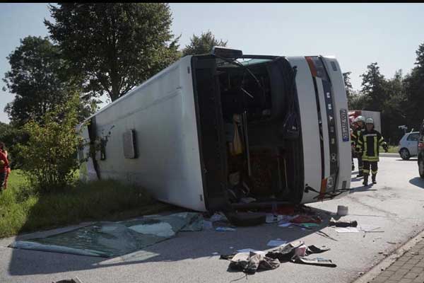 Almanya'da otobüs kazası