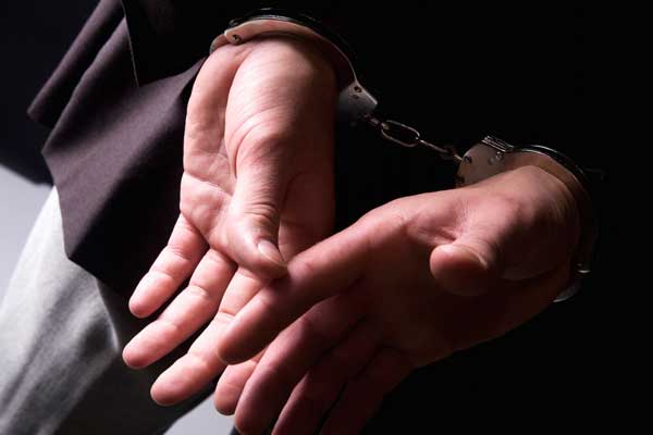 Maçka İlçe Jandarma komutanına gözaltı