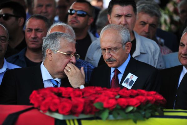 Prof.Dr. Kızılot, son yolculuğa uğurlandı