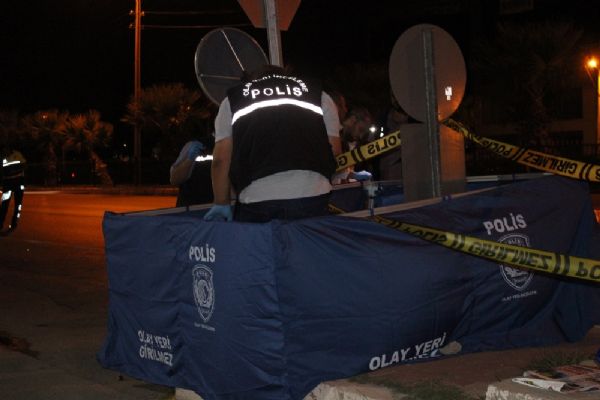 Denizli'de motosiklet otomobile böyle çarptı