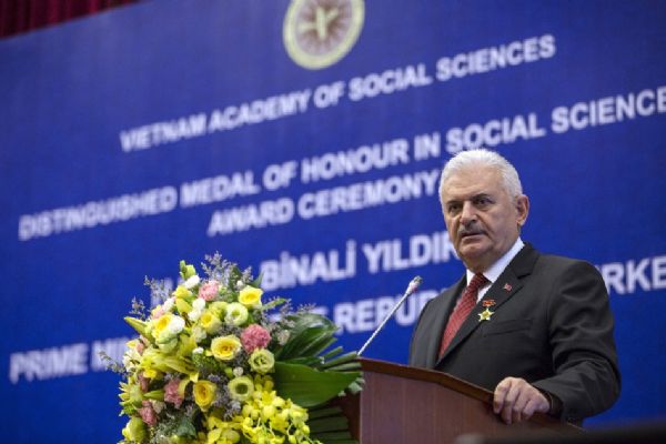 Binali Yıldırım:'Karşılıklı yatırımlara yoğunlaşmamız gerekiyor'