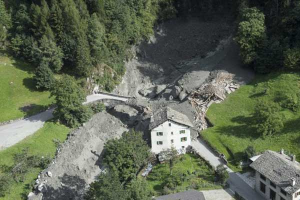 İsviçre'de toprak kayması