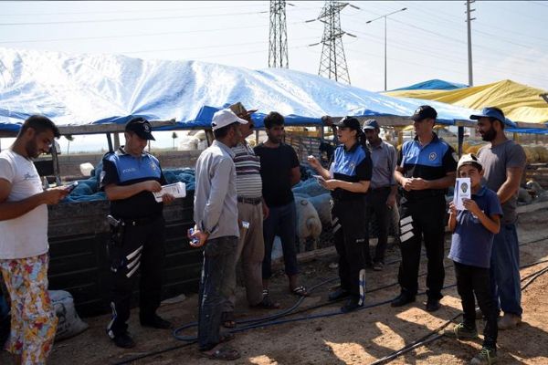 Kurban satıcılarına 'para dersi'