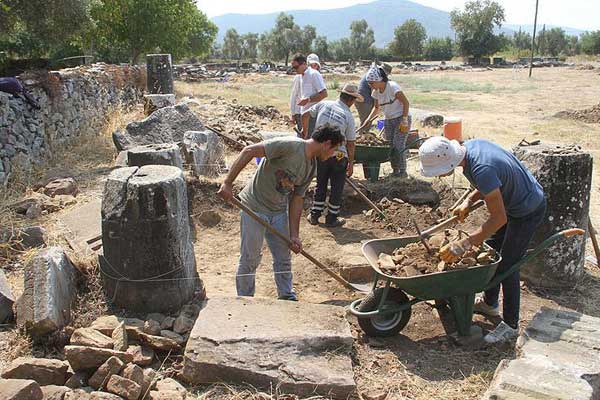 Euromos Antik Kenti'nde kazı çalışmaları