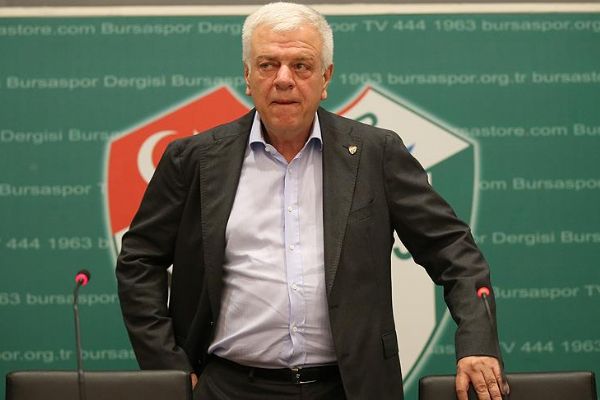 Bursaspor Kulübü Başkanı Ali Ay: 'En az bir kanat oyuncusu almak istiyoruz'