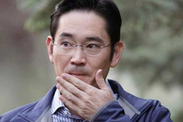 Samsung'un veliahtına hapis cezası