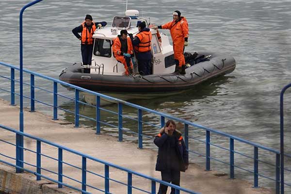 Rusya'da otobüs denize uçtu