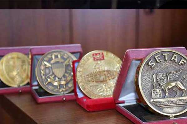 Semih Sancar' ait rozetler müzede