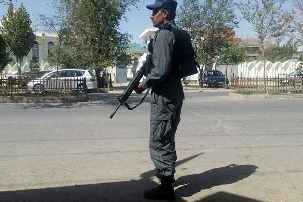 Kabil’de camiye bombalı ve silahlı saldırı