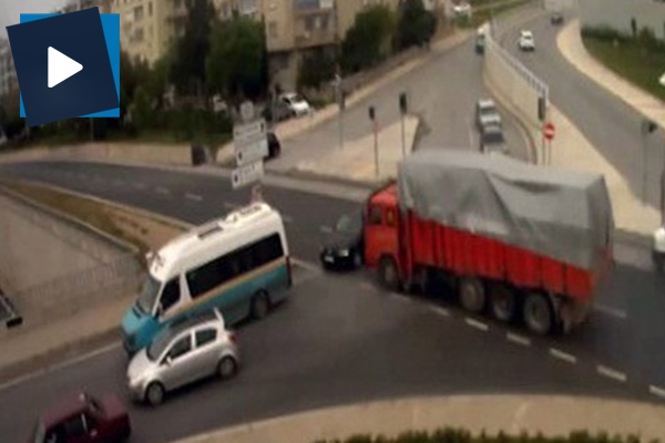 Çarptığı aracı 100 metre sürükledi