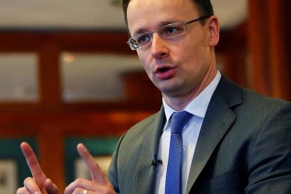 Macaristan Büyükelçisini geri çağırdı