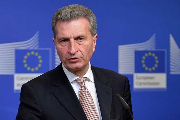 Oettinger'den AB üyelerine Türkiye çağrısı