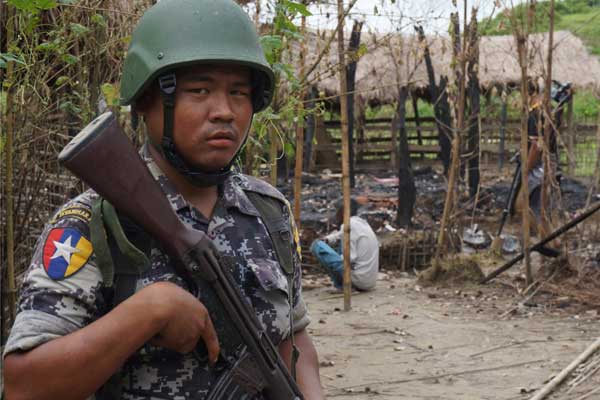 Myanmar'da karakol saldırıları: 89 ölü