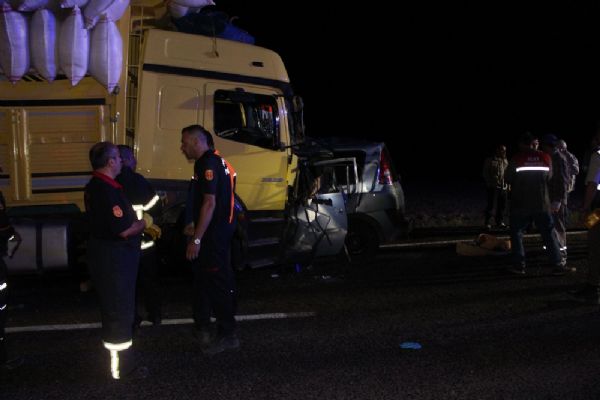 Niğde'de feci kaza: 3 ölü, 5 yaralı