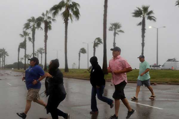 ABD'deki Harvey kasırgası şiddetini artırdı