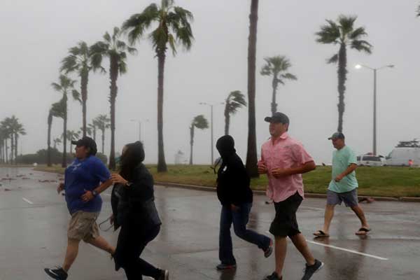 Harvey kasırgası ana karaya ulaştı