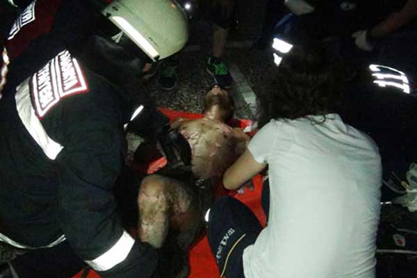 Selfie yaparken elektrik akımına kapılan genç öldü