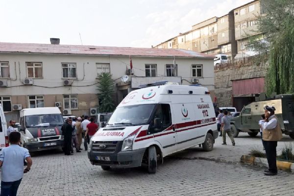 Şemdinli'de patlama: 4 yaralı