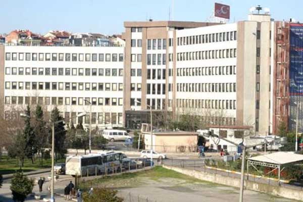 Kadıköy Belediyesi'nin bayram afişlerine tepki