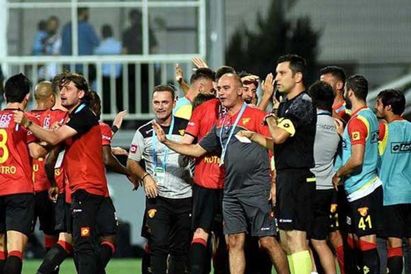 Trabzonspor Göztepe'ye mağlup oldu